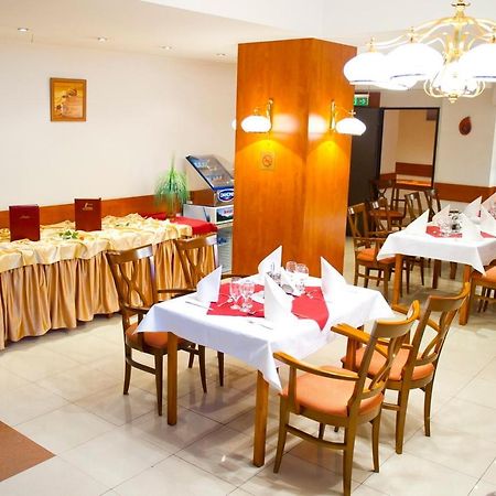 Samaa Hotel Bukares Bagian luar foto