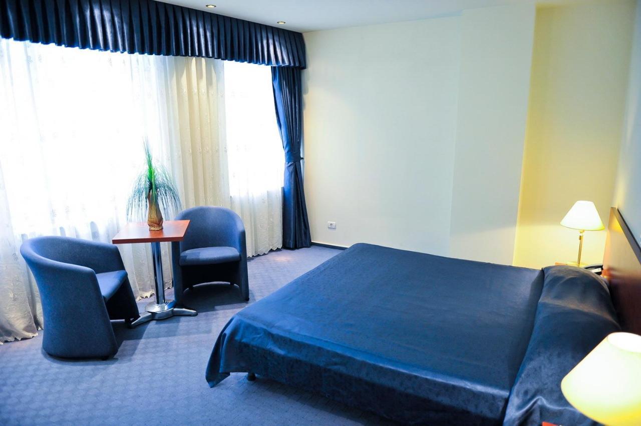 Samaa Hotel Bukares Bagian luar foto