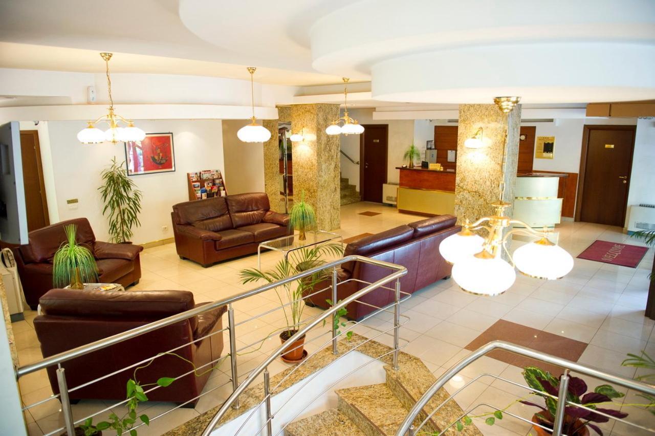 Samaa Hotel Bukares Bagian luar foto